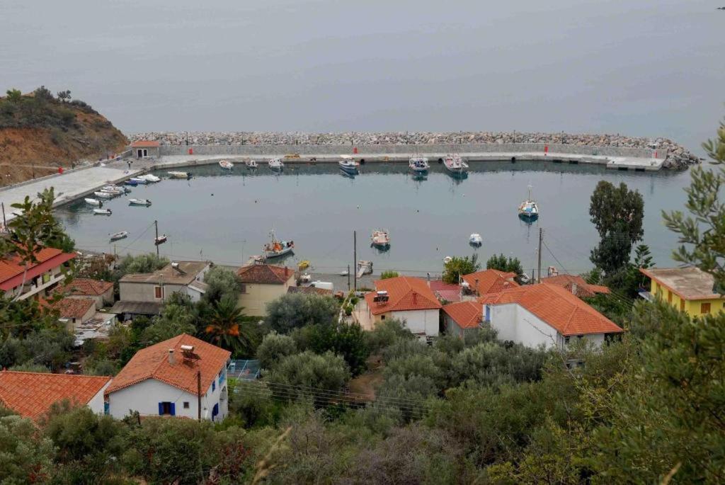 Stathopoulos Apartments Sampatiki Luaran gambar