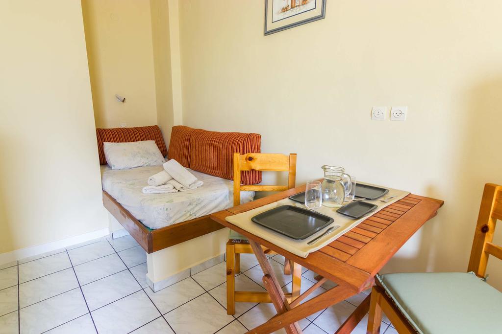 Stathopoulos Apartments Sampatiki Luaran gambar